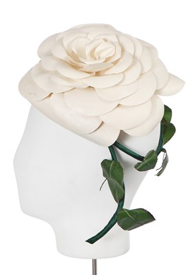 Lot 321 - A fine Christian Dior white camellia blossom hat, 1955-60