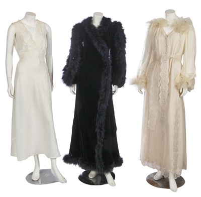 Lot 220 - A group of lingerie, robes, and kimonos, 1930s and later