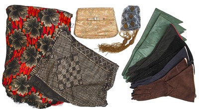 Lot 379 - A group of accessories, mainly 1920s-30s