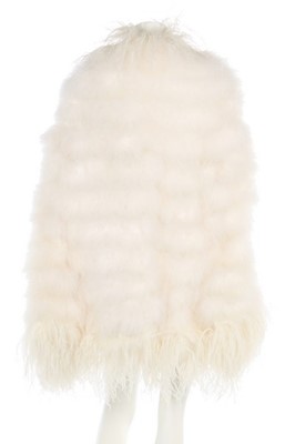 Lot 33 - A white marabou and ostrich feather cape,...