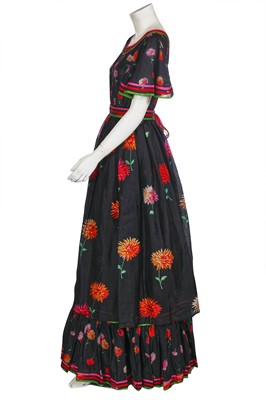 Lot 242 - A Valentino Garavani haute couture evening gown, mid-1970s