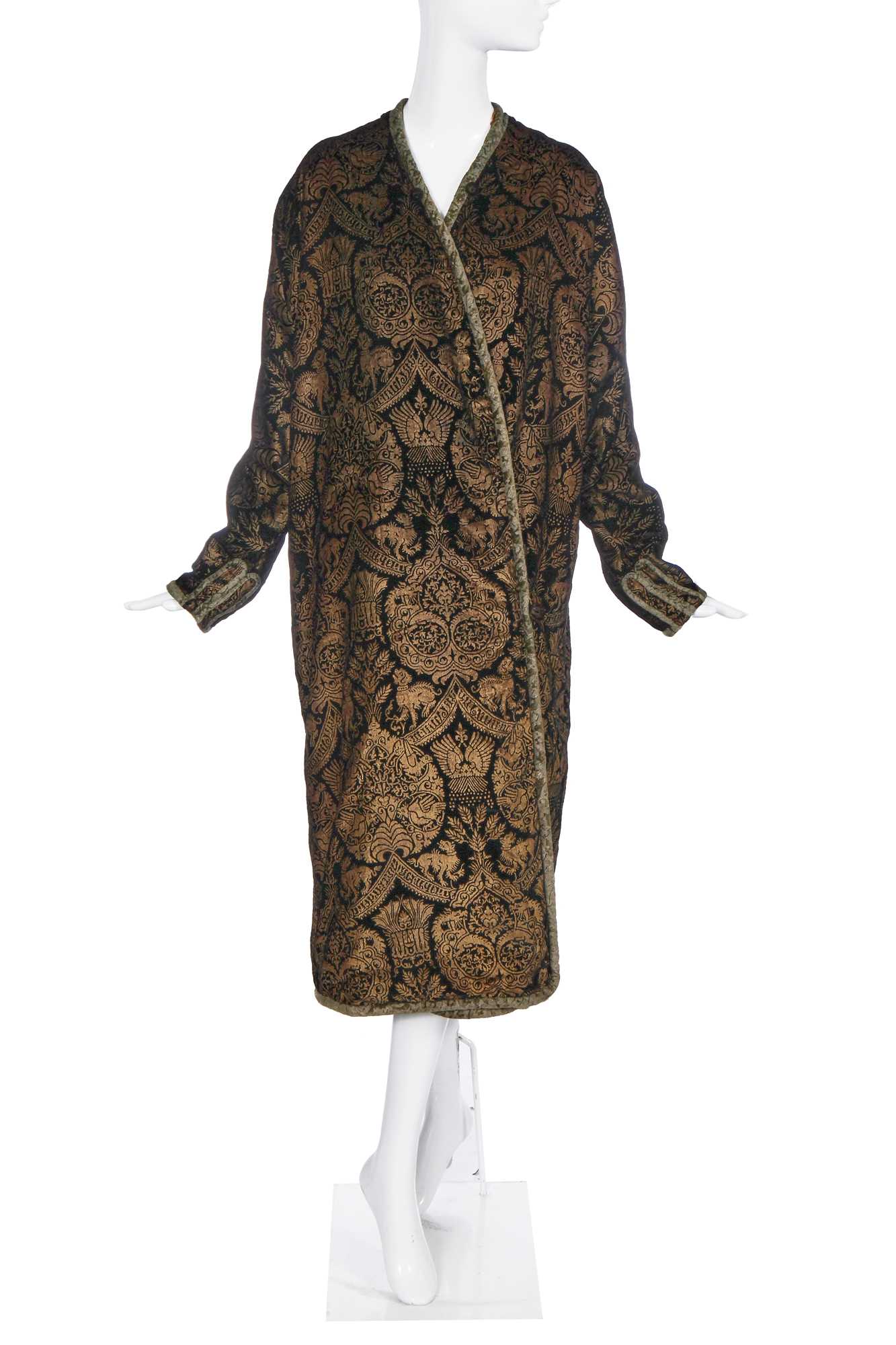 Click for high resolution Lot 479 - A fine Mariano Fortuny stencilled velvet evening coat, 1920s