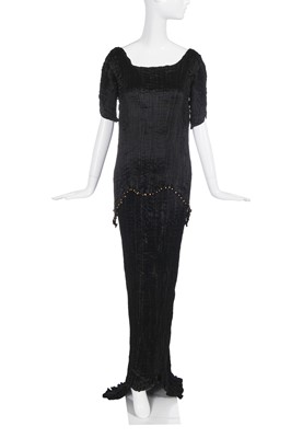 Lot 480 - A fine Mariano Fortuny black silk Peplos, 1925-30