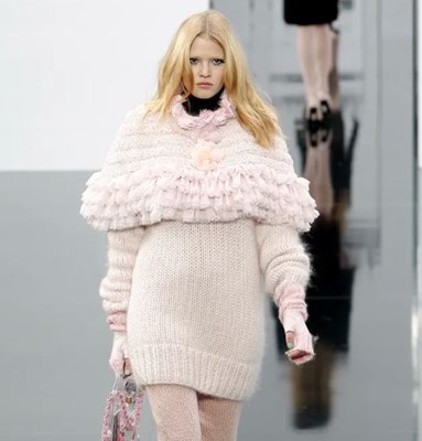 Lot 6 - A Chanel pale pink chiffon capelet, Autumn-Winter 2009-10