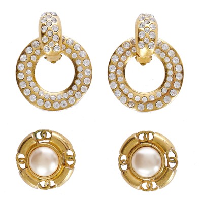Lot 63 - Two pairs of Chanel rhinestone and pearl earrings, 1980s-1990s