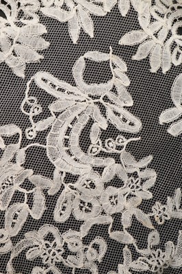 Lot 528 - A Honiton bobbin appliqué bridal veil, circa...