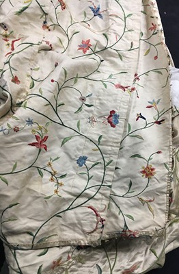 Lot 421 - A Cantonese embroidered robe à l'Anglaise, 1780s