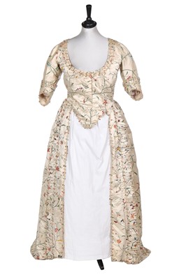 Lot 421 - A Cantonese embroidered robe à l'Anglaise, 1780s