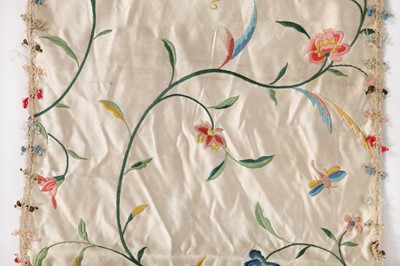 Lot 421 - A Cantonese embroidered robe à l'Anglaise, 1780s