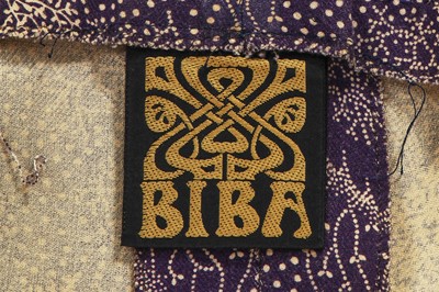 Lot 27 - A Biba printed purple and ivory flanesta ensemble, circa 1970