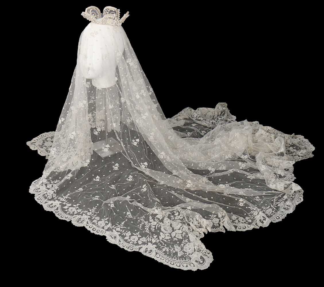 Lot 485 - A good Brussels needlepoint lace veil, circa...