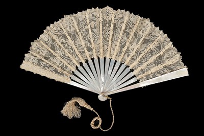 Lot 535 - A Brussels Point de Gaze bridal fan, circa...