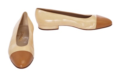 Lot 50 - A pair of Chanel leather ballet flats, 1990s