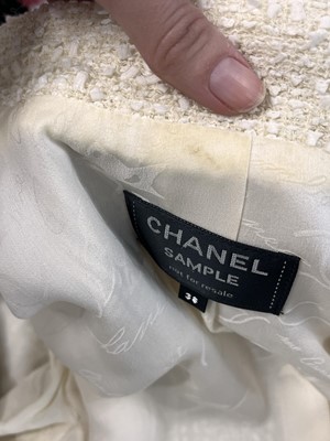 Lot 8 - A Chanel white tufted bouclé tweed double-breasted jacket, Cruise 2019