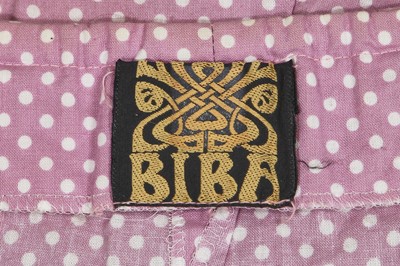 Lot 55 - A Biba white and lilac spotted printed cotton beach set, circa 1970
