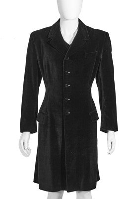 Lot 124 - A Hardy Amies men's black velvet coat and waistcoat, 1990s-2000s