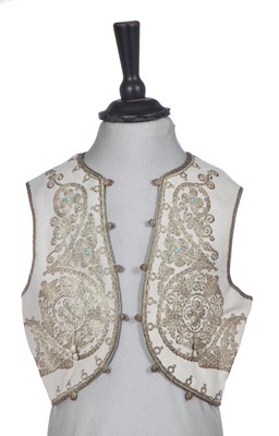 Lot 487 - A Madame E Yost white cotton organdie lawn dress, circa 1910