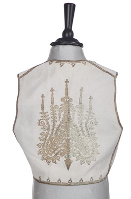 Lot 487 - A Madame E Yost white cotton organdie lawn dress, circa 1910