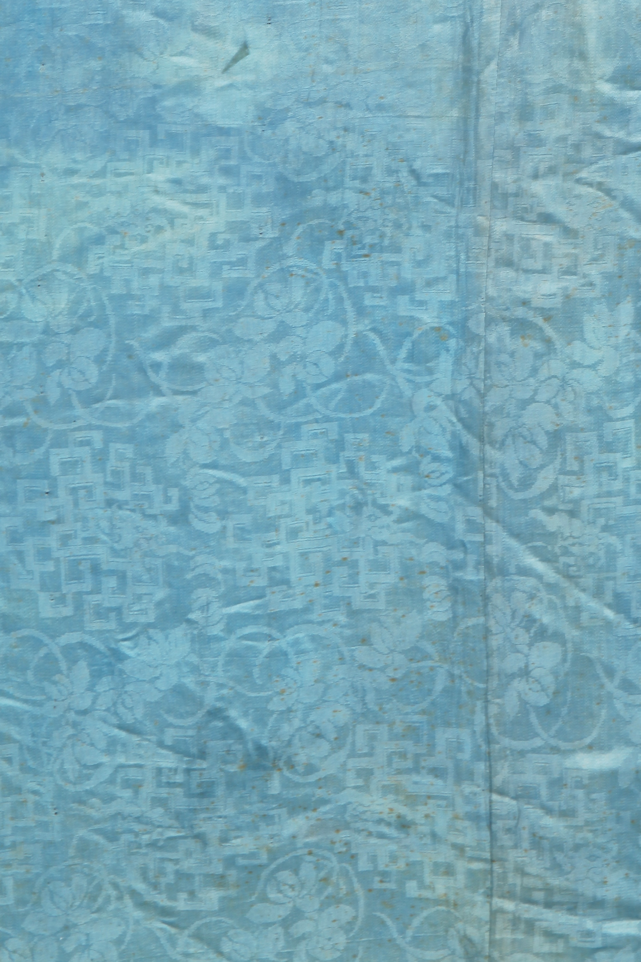 Lot 529 - A Han woman's informal coat, waitao, Chinese,