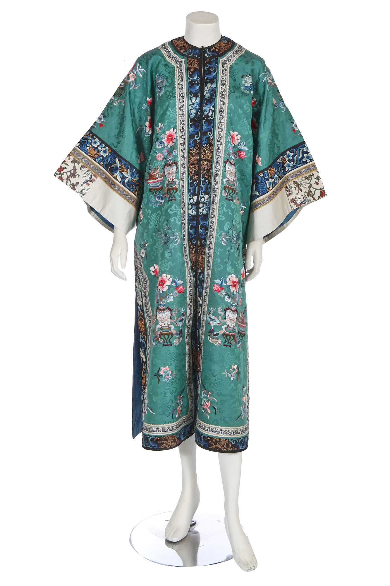 Lot 545 - A Chinese embroidered brocade women's informal coat, Waitao, late 19th-century