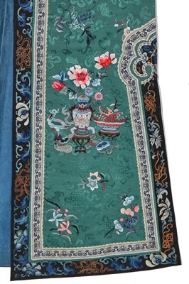 Lot 545 - A Chinese embroidered brocade women's informal coat, Waitao, late 19th-century