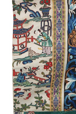 Lot 545 - A Chinese embroidered brocade women's informal coat, Waitao, late 19th-century