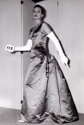 Lot 384 - A fine Balenciaga haute couture pink satin ball gown, Autumn-Winter, 1955-56