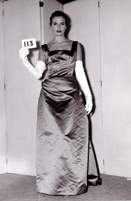 Lot 384 - A fine Balenciaga haute couture pink satin ball gown, Autumn-Winter, 1955-56