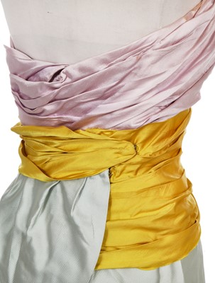 Lot 379 - A Pierre Balmain haute couture tricolour sheath, late 1950s