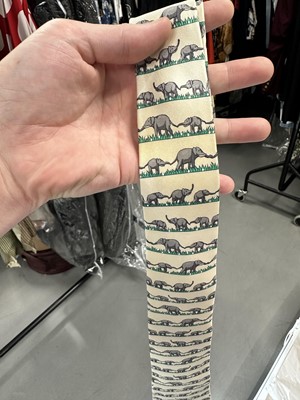 Lot 149 - 17 Hermès printed silk ties