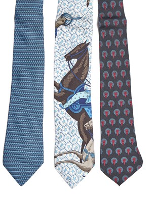 Lot 149 - 17 Hermès printed silk ties