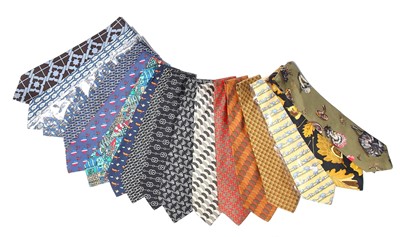 Lot 148 - 17 Hermès printed silk ties