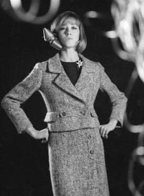 Lot 340 - A Christian Dior haute couture by Marc Bohan grey tweed suit, Model 135, 'Shopping', Spring-Summer 1964