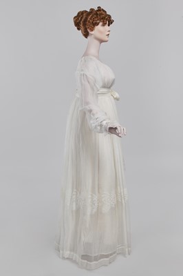 Lot 8 - An Indian muslin robe en chemise, French, circa 1798