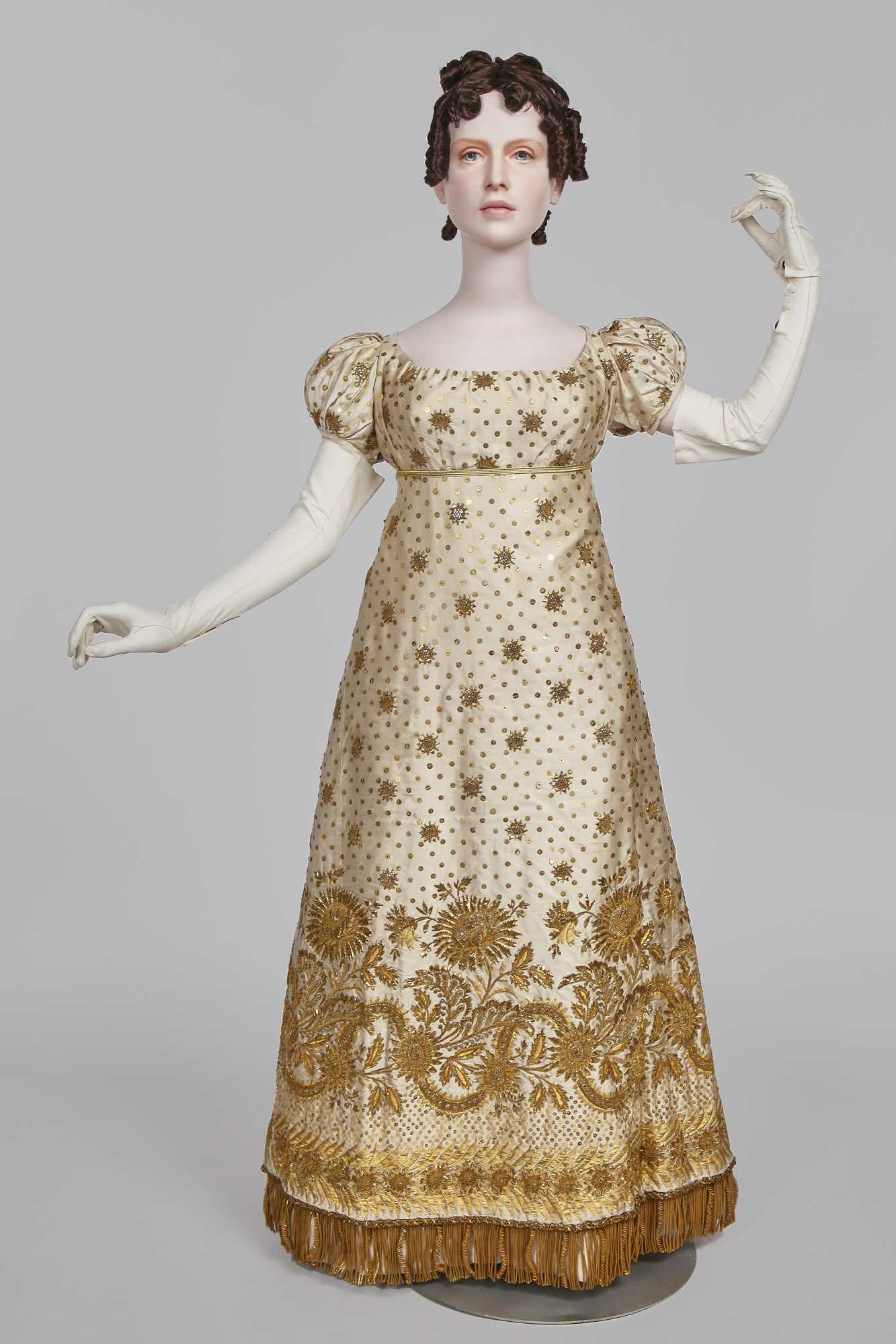 Click for high resolution Lot 119 - A court dress, probably for a European Princess, 1810-15