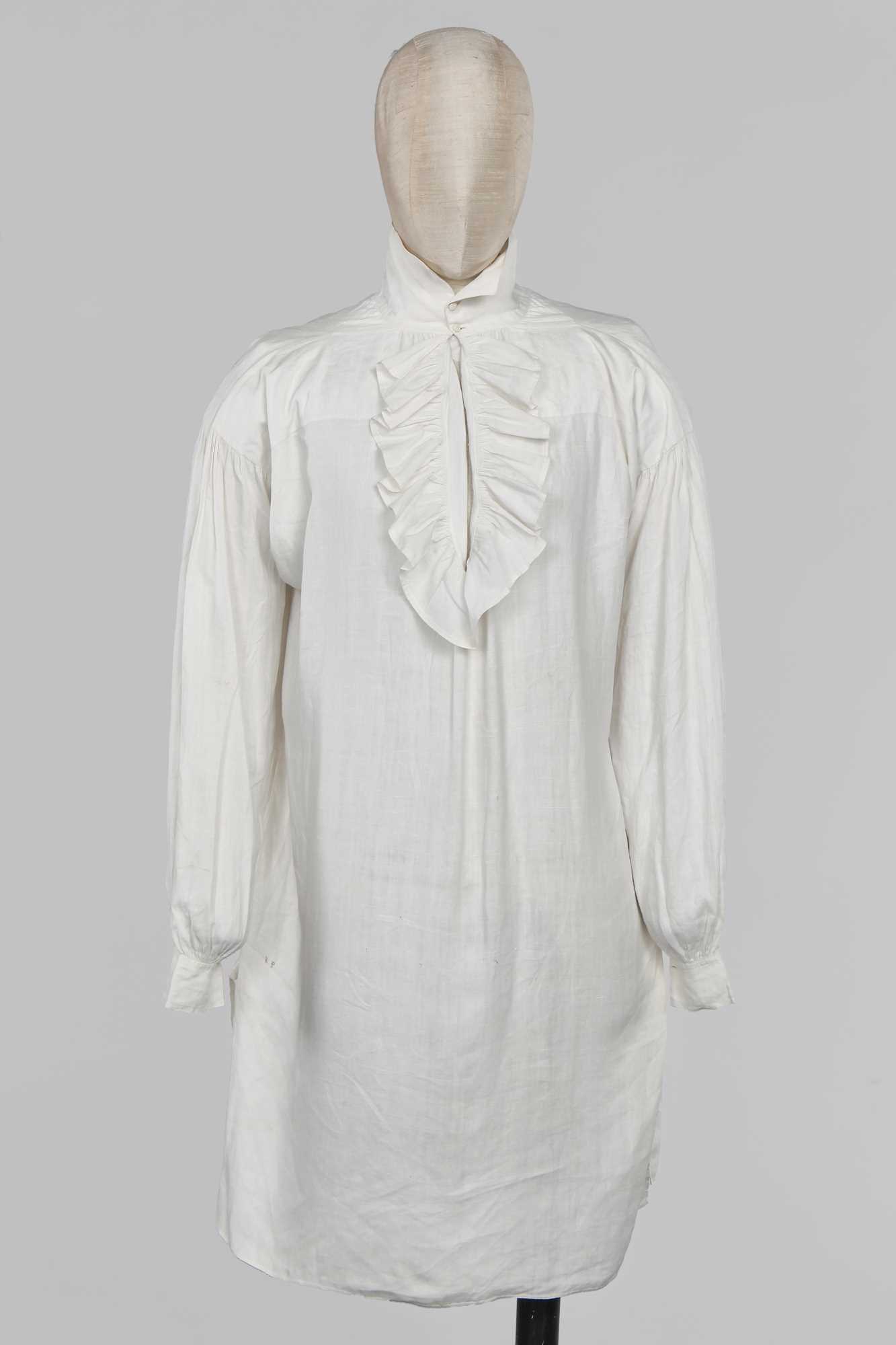 Lot 18 - A gentleman's linen shirt, 1799-1815