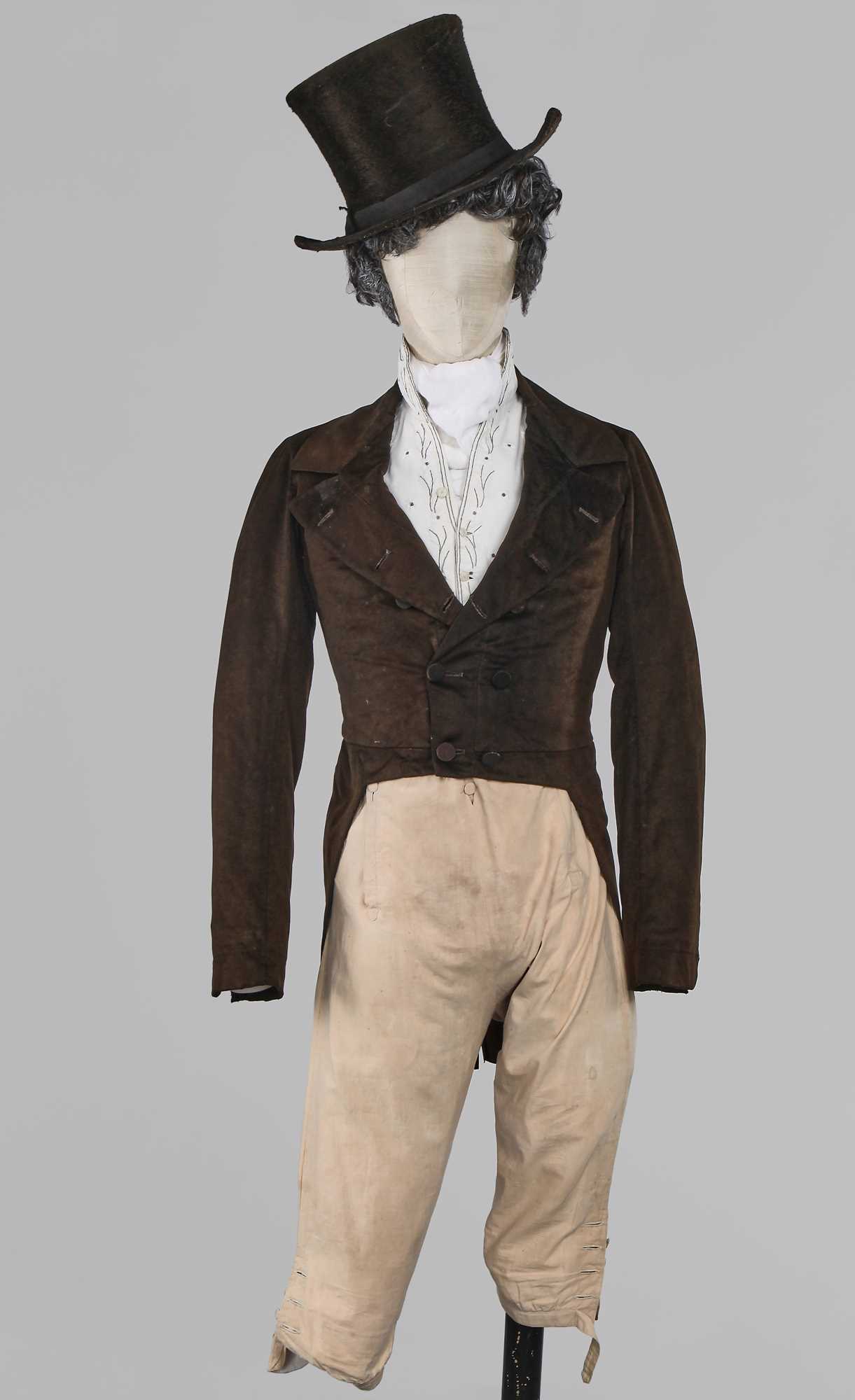 Lot 63 - A composed gentleman's ensemble, early 19th century