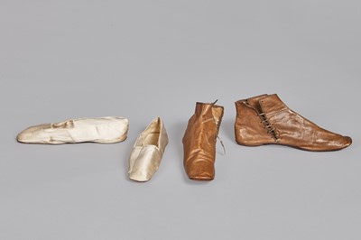Lot 117 - Four pairs of shoes, 1820s-30s
