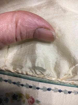 Lot 24 - An ivory silk work bag, English or French, 1815-25