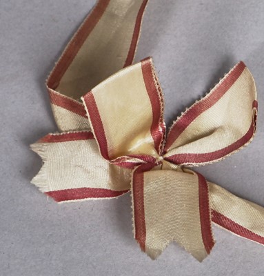 Lot 24 - An ivory silk work bag, English or French, 1815-25