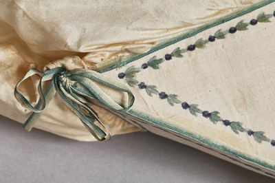 Lot 24 - An ivory silk work bag, English or French, 1815-25