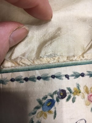 Lot 24 - An ivory silk work bag, English or French, 1815-25