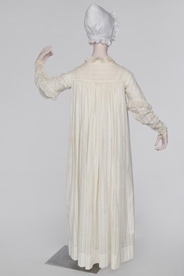 Lot 69 - A morning robe and chemise, 1820s