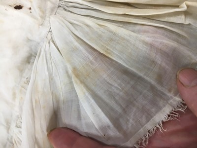Lot 538 - A fine and rare shaped linen ruffler, English, 1620s
