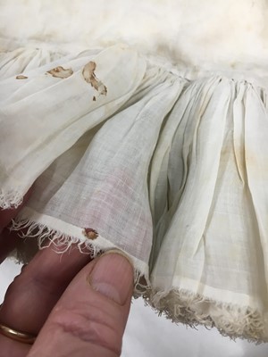Lot 538 - A fine and rare shaped linen ruffler, English, 1620s