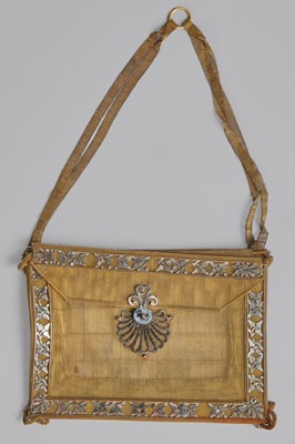 Lot 11 - A gilt mesh purse, probably French, circa 1800