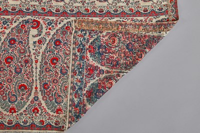 Lot 100 - An ivory silk drawloom stole, Norwich or French, 1815-20