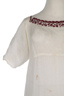 Lot 402 - A muslin dress, 1800-10, empire-line with...
