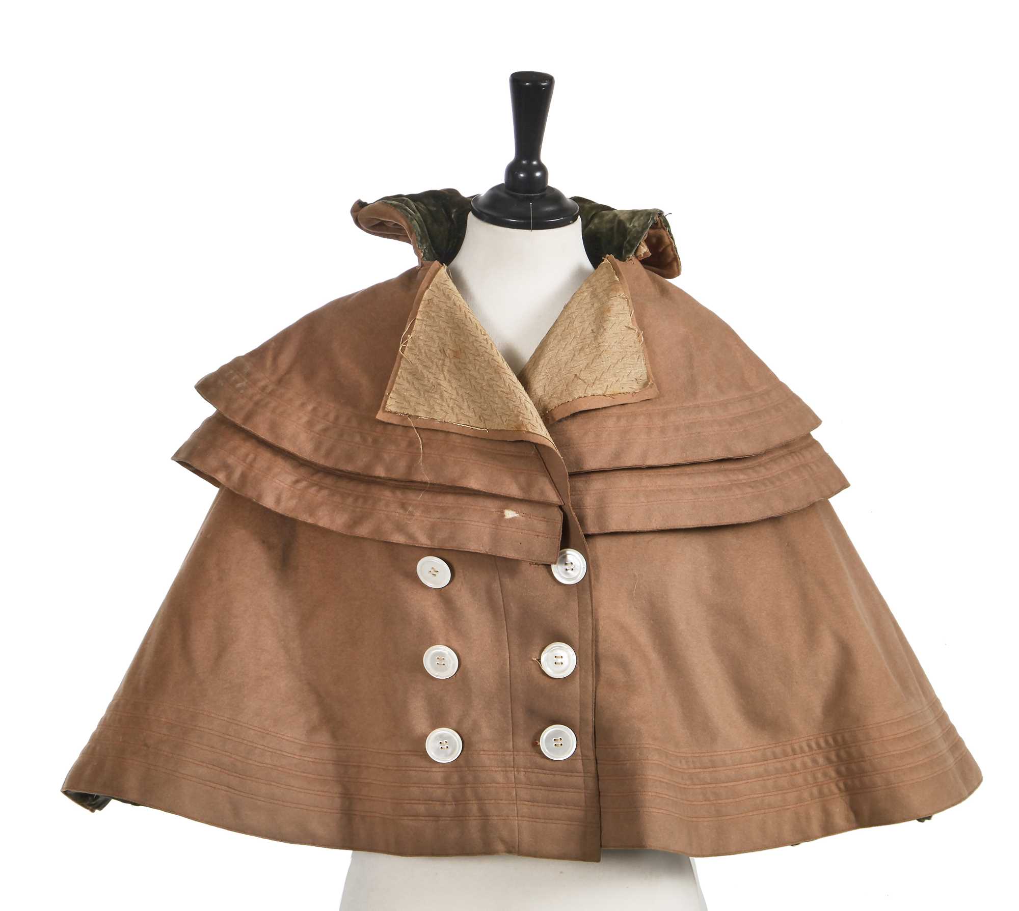 Lot 477 - A Doucet double-breasted capelet, circa 1900