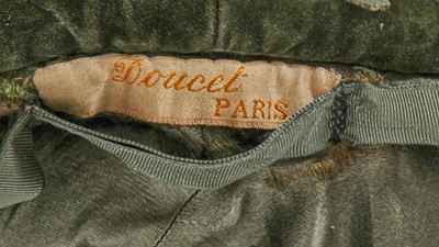 Lot 477 - A Doucet double-breasted capelet, circa 1900